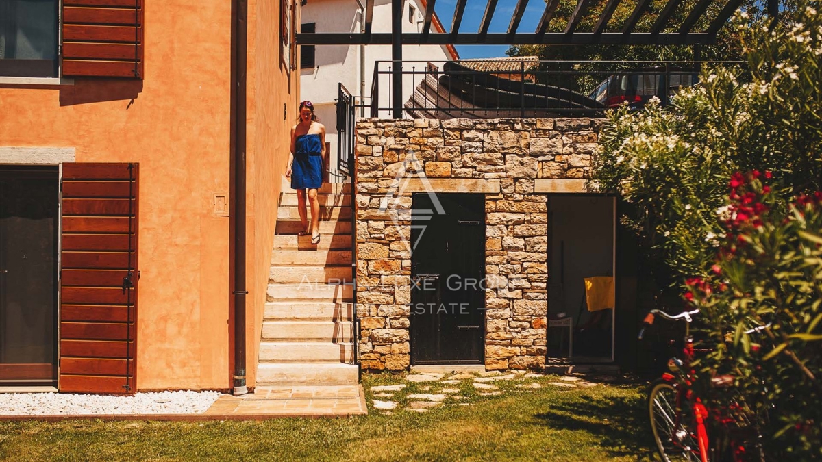 Istra, Rovinj, Veličastna vila s prostornim vrtom in možnostjo gradnje