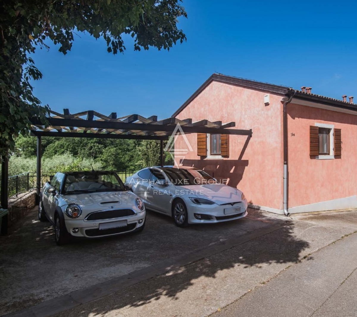 Istra, Rovinj, Veličastna vila s prostornim vrtom in možnostjo gradnje