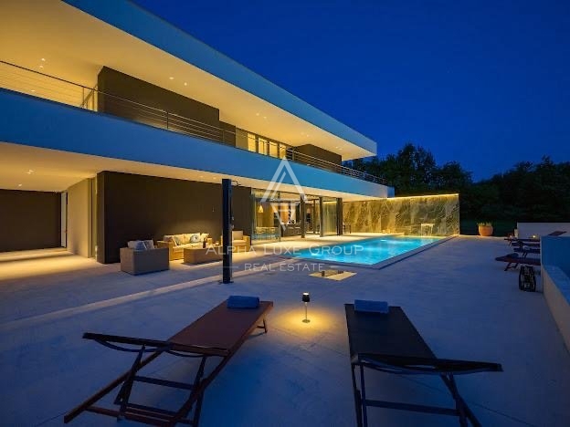 Spektakularna moderna vila v okolici Grožnjana, Istra