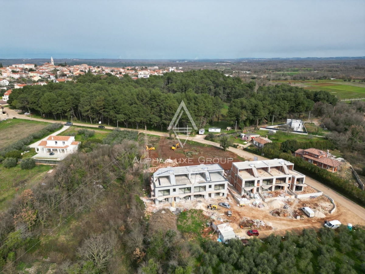 Istra, Poreč - Sodobno stanovanje s teraso naprodaj