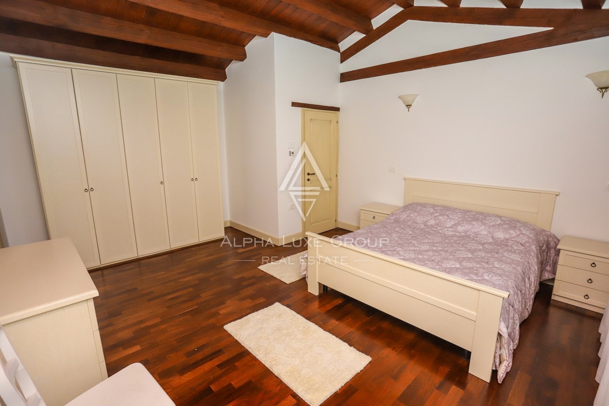 Istria, Tinjan: Izjemna vila z zasebnim bazenom in štirimi spalnicami