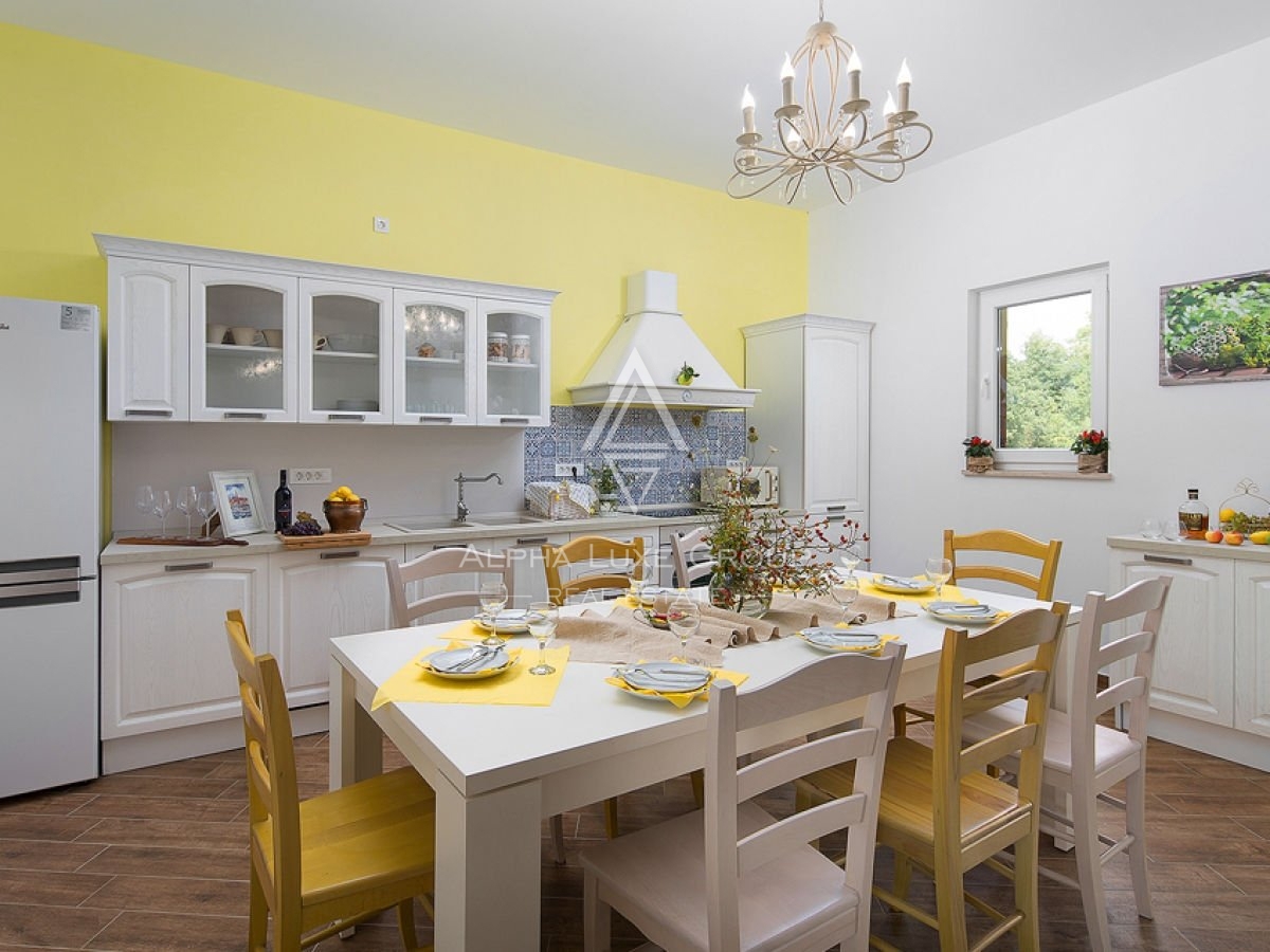 Svetvinčenat, Istra - Elegantni dvojni vili naprodaj