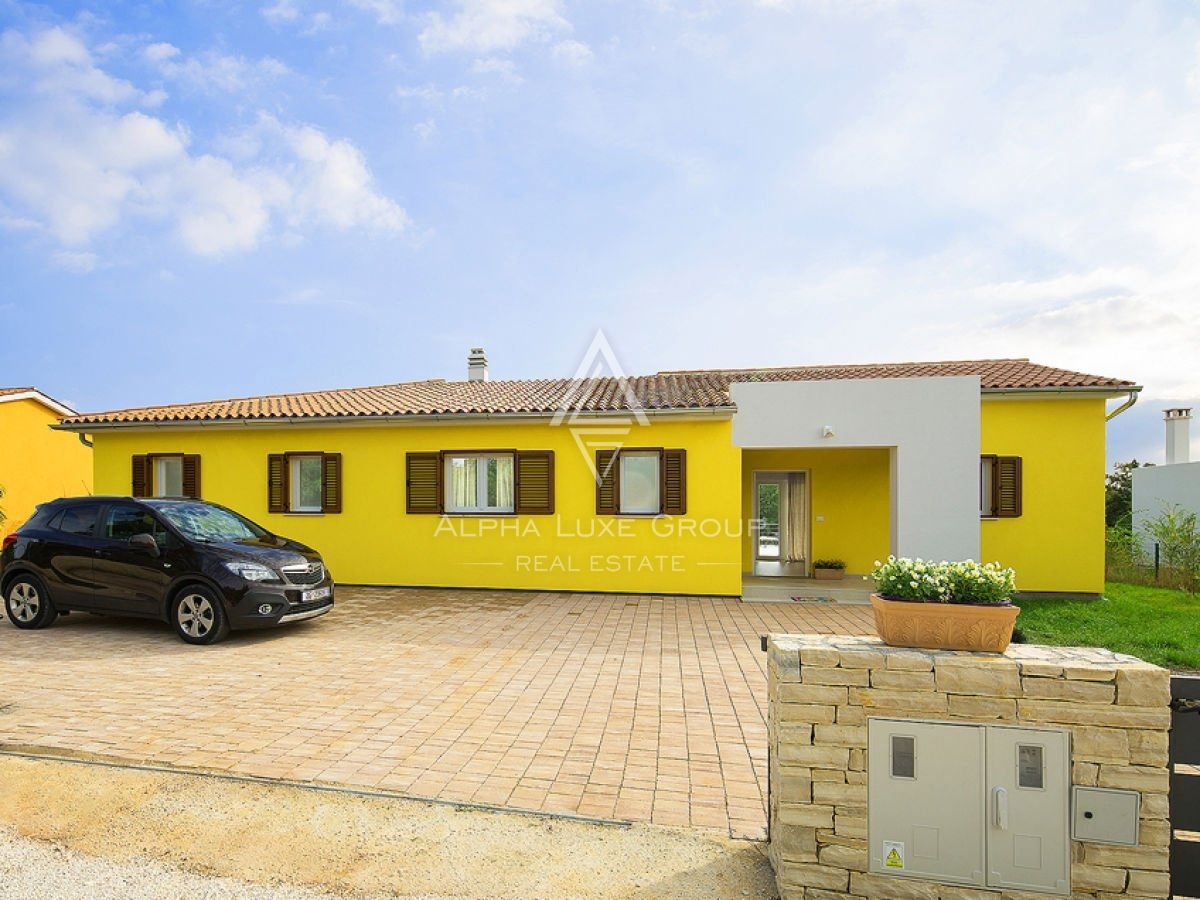 Svetvinčenat, Istra - Elegantni dvojni vili naprodaj