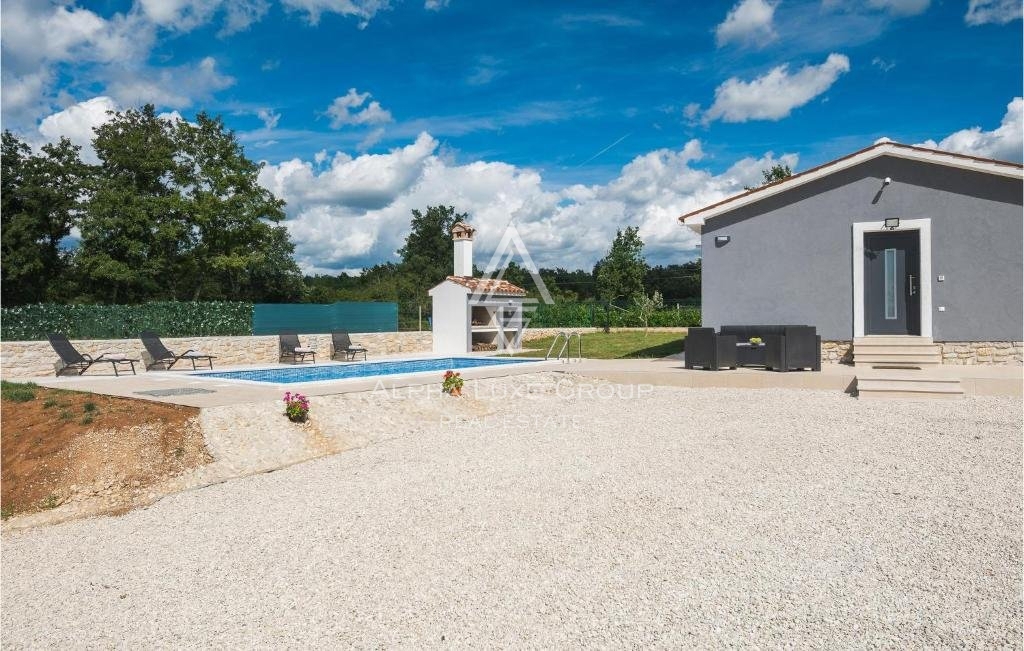 Poreč: Očarljiva enonadstropna hiša z bazenom in dokazanim uspehom pri oddaji