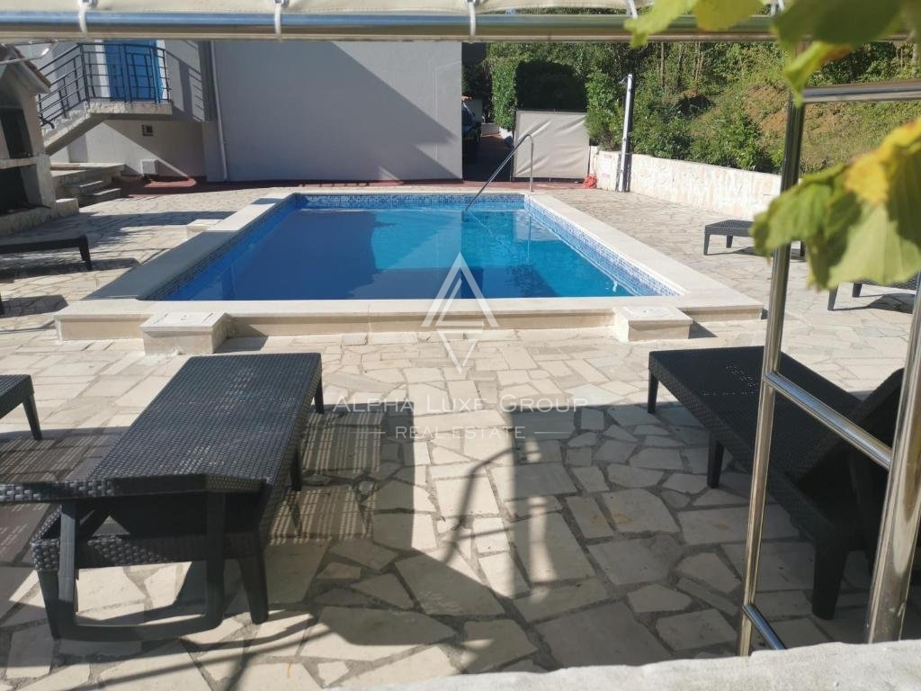 Buzet, Istra - Apartmajski kompleks z bazenom v mirnem naravnem okolju