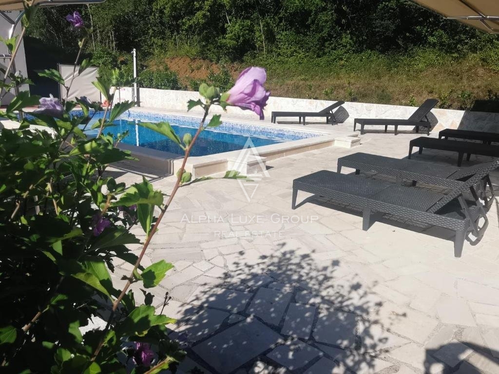 Buzet, Istra - Apartmajski kompleks z bazenom v mirnem naravnem okolju