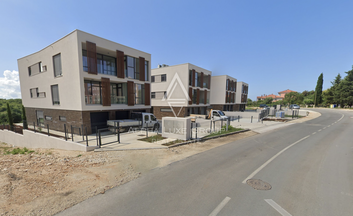 Rovinj, Istra: Sodobni dupleks z vrtom in garažo