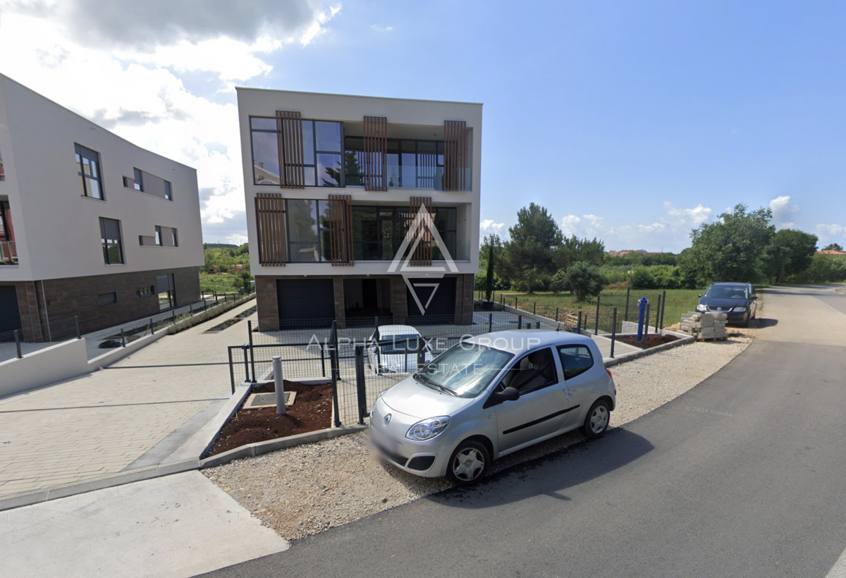 Rovinj, Istra: Sodobni dupleks z vrtom in garažo
