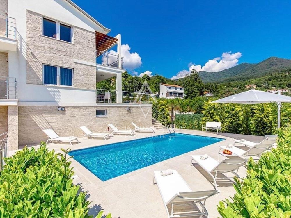 Luksuzna vila z bazenom in čudovitim vrtom, Istra, Opatija