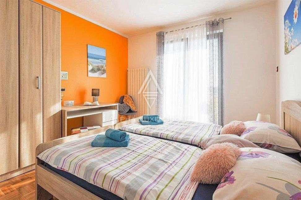 Čudovita hiša z dvema bivalnima enotama in bazenom, Istra, Svetvinčenat