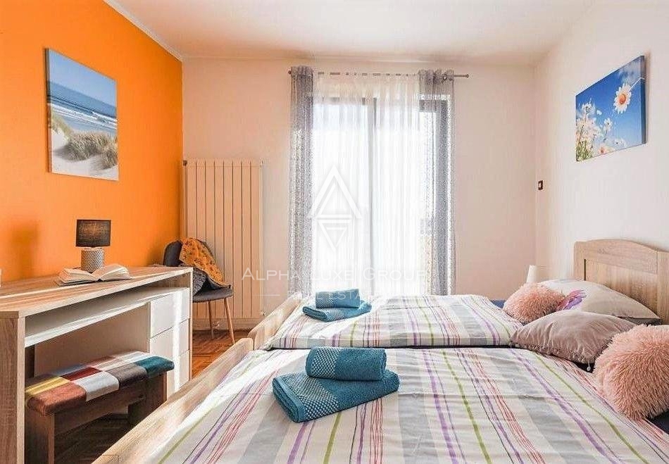 Čudovita hiša z dvema bivalnima enotama in bazenom, Istra, Svetvinčenat