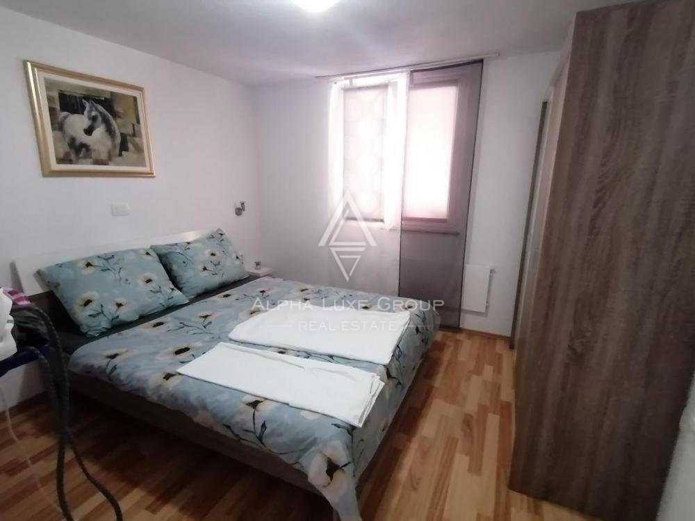 Dve lepi hiši, Istra, Pula