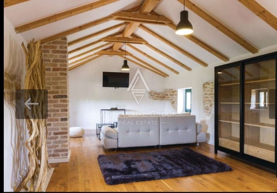 Prenovljena kamnita vila z bazenom, Istra, Barban