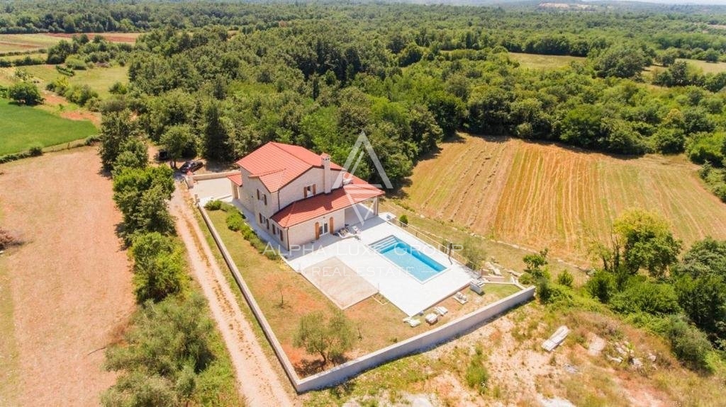 Čudovita vila s prostornim vrtom in bazenom, Istra, Poreč