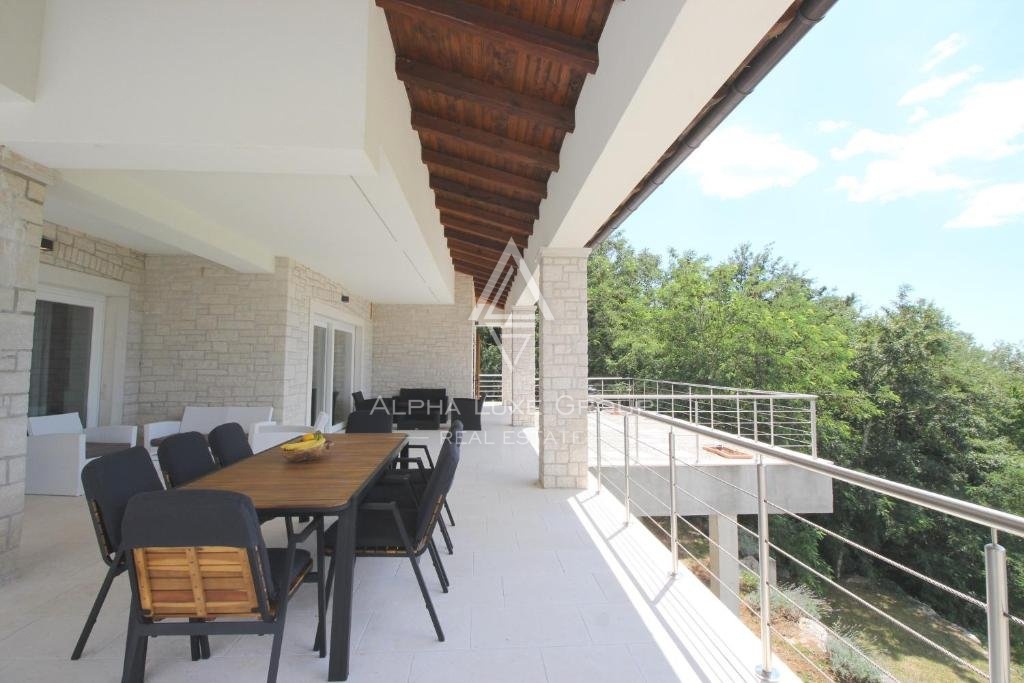 Čudovita vila s prostornim vrtom in bazenom, Istra, Poreč