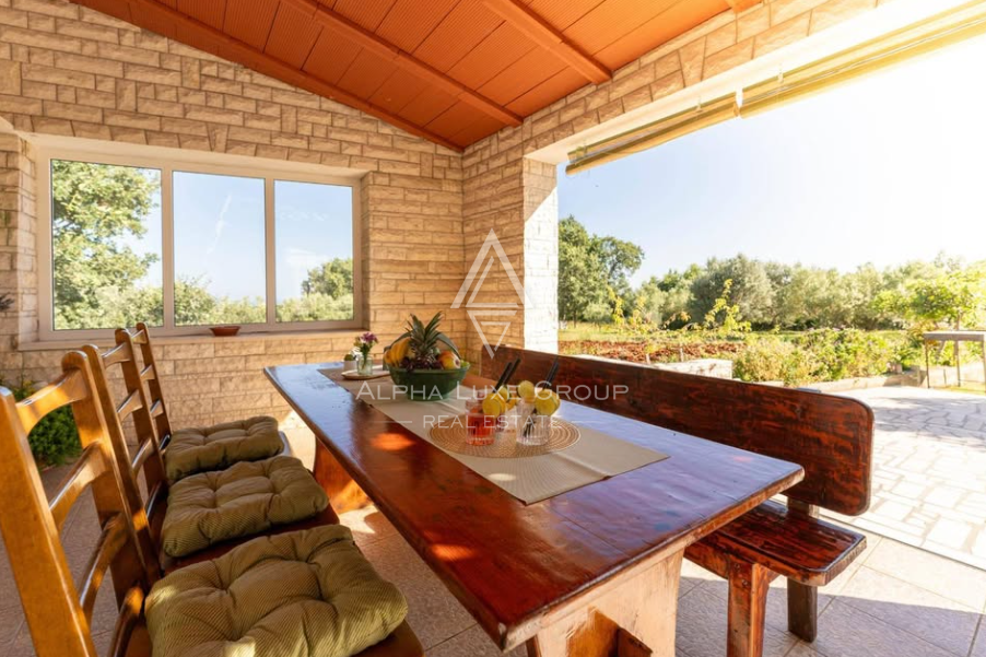 Istra, Čudovita hiša z 2 apartmajema in pogledom na mo