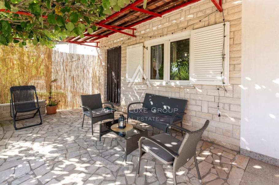Istra, Čudovita hiša z 2 apartmajema in pogledom na mo
