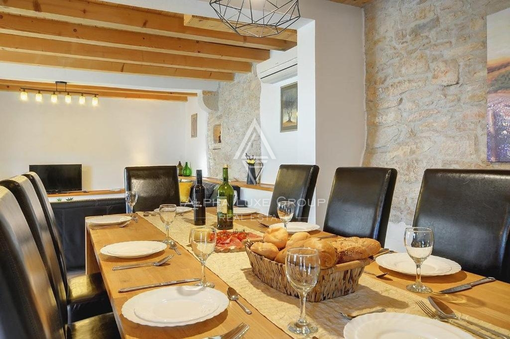 Gračišće, Istra – Čudovita kamnita hiša z bazenom