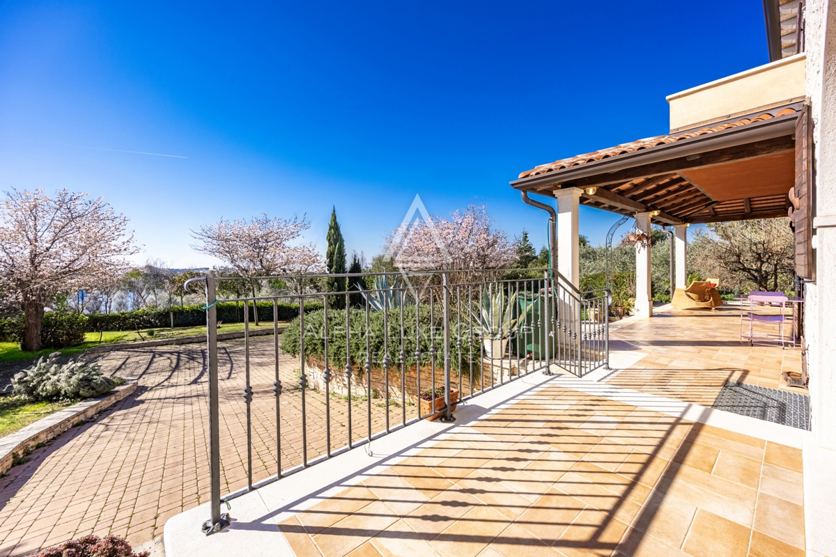 Brtonigla, Istra – Čudovita kamnita vila s pogledom na morje