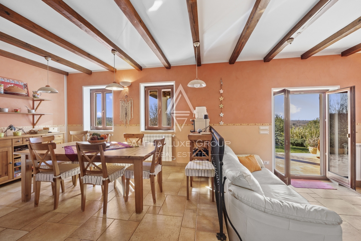 Brtonigla, Istra – Čudovita kamnita vila s pogledom na morje