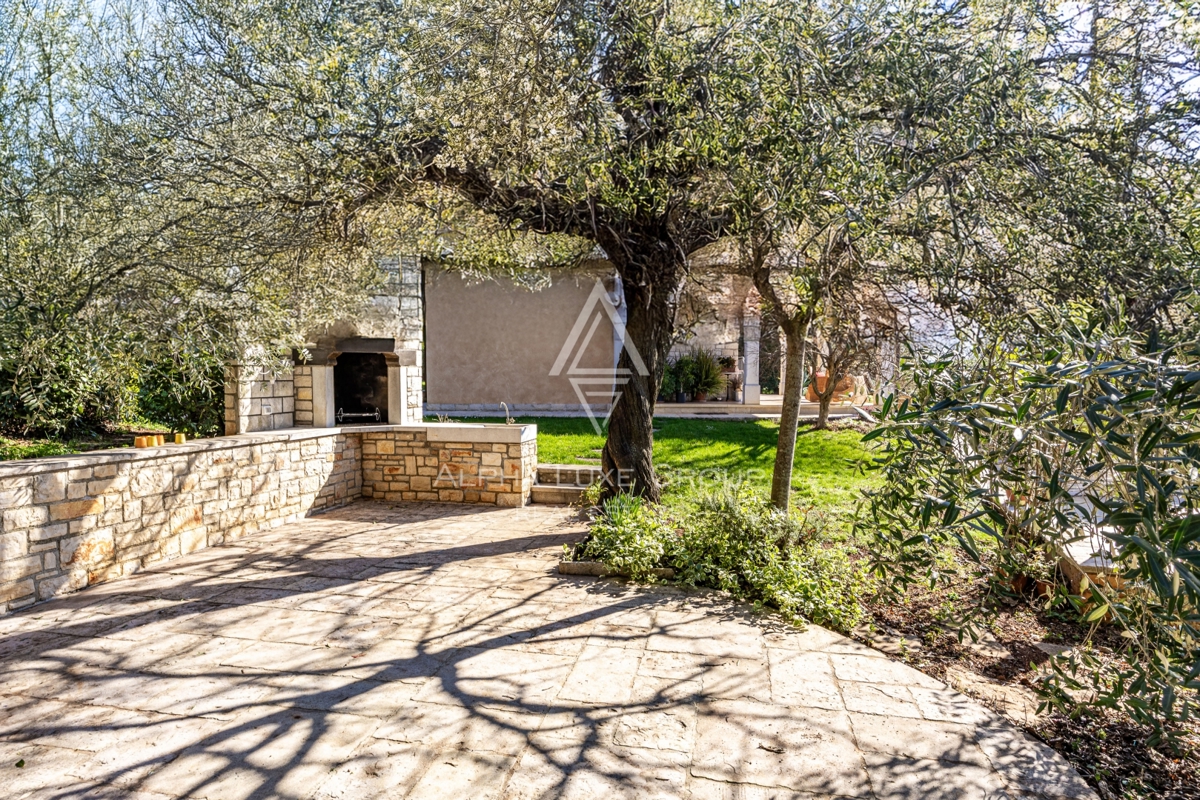 Brtonigla, Istra – Čudovita kamnita vila s pogledom na morje