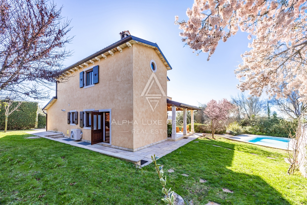 Brtonigla, Istra – Čudovita kamnita vila s pogledom na morje