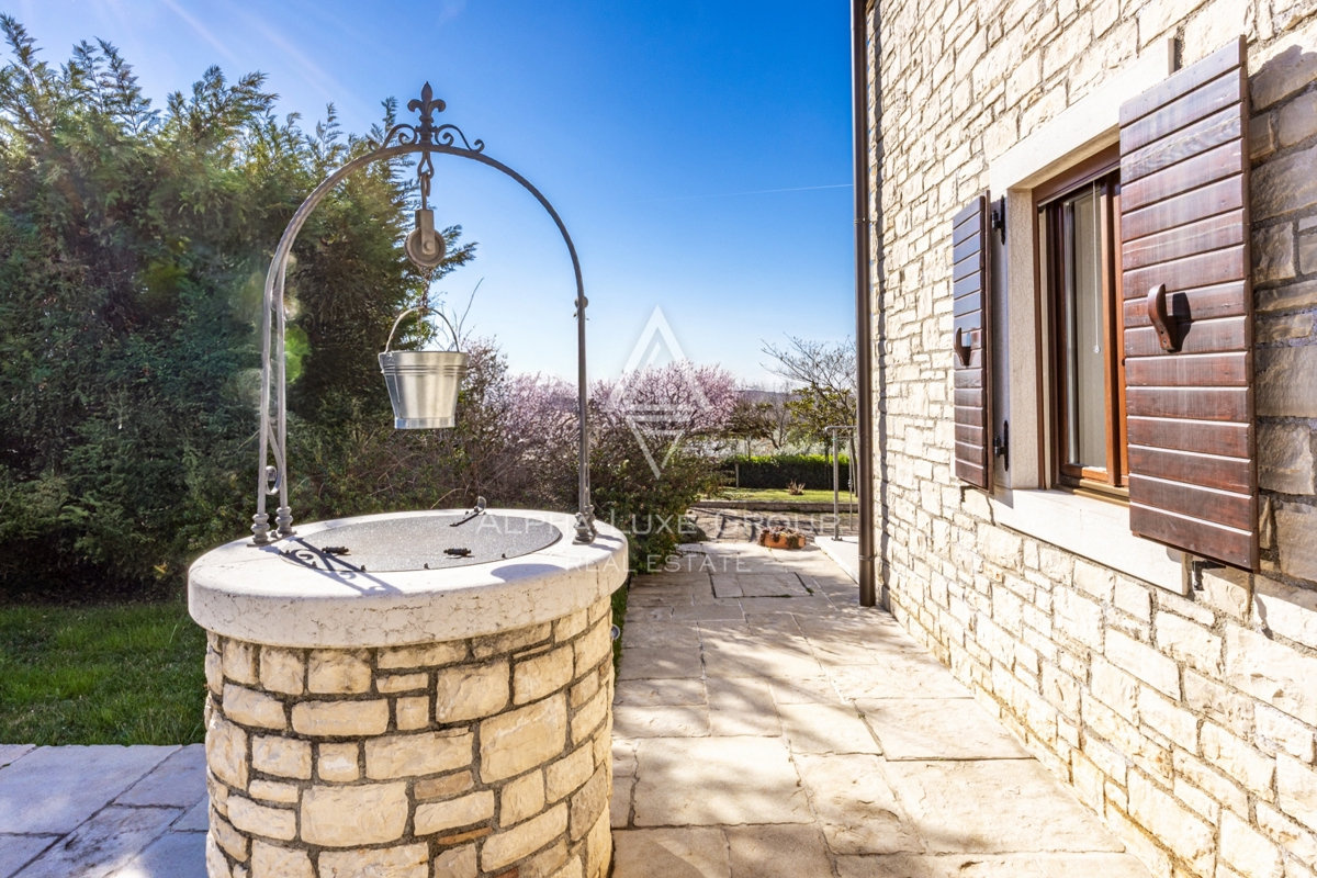 Brtonigla, Istra – Čudovita kamnita vila s pogledom na morje