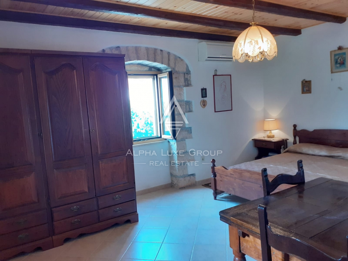 Poreč, Istra – Prenovljena kamnita hiša z vrtom