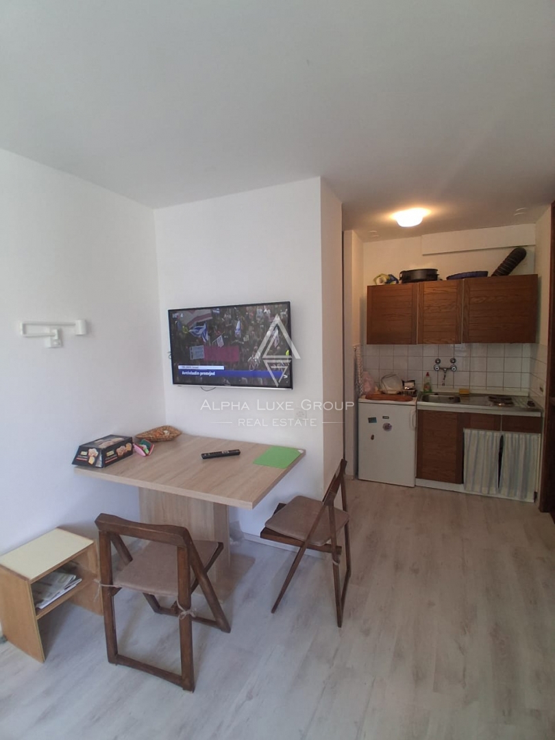 Červar-Porat, Istra: 2-sobno stanovanje z balkonom