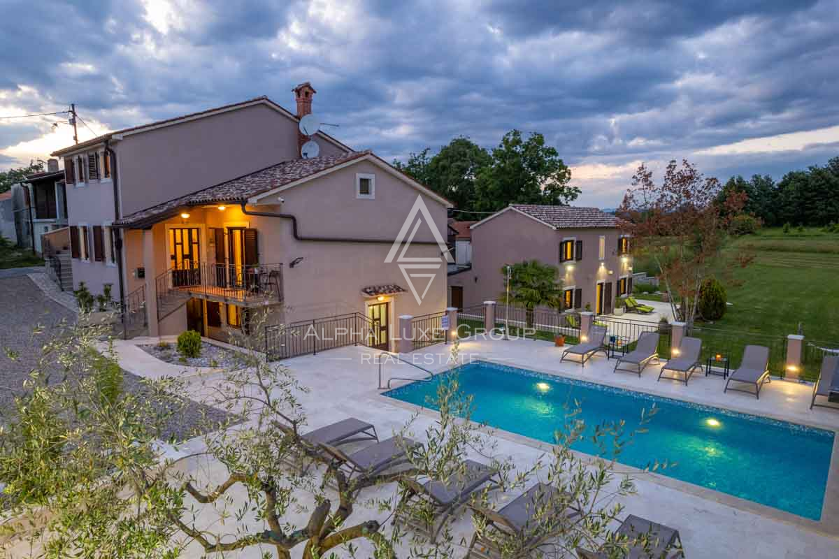 Istra, Pićan: Posest s 3 vilami na veliki parceli