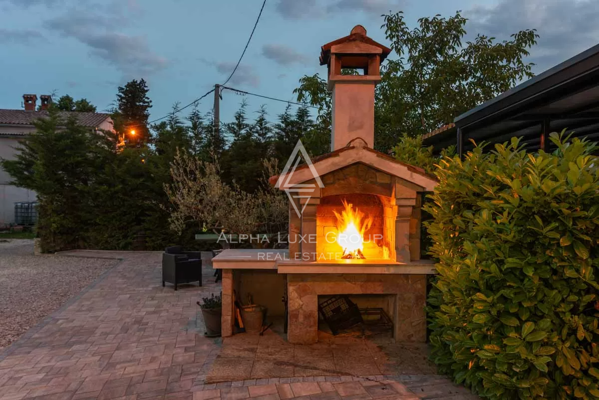 Istra, Pićan: Posest s 3 vilami na veliki parceli