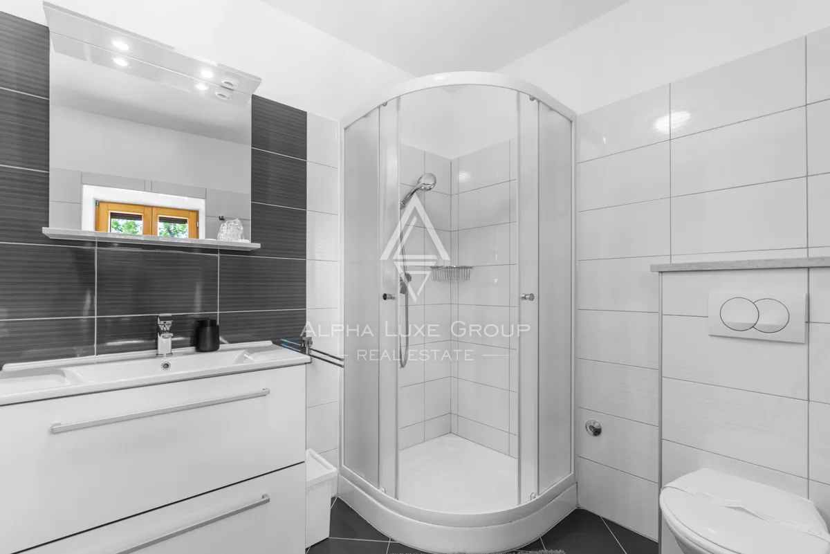 Istra, Pićan: Posest s 3 vilami na veliki parceli