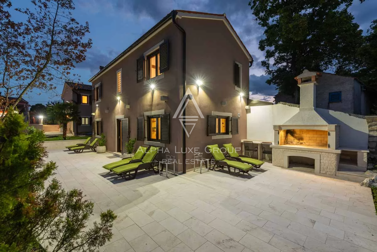 Istra, Pićan: Posest s 3 vilami na veliki parceli