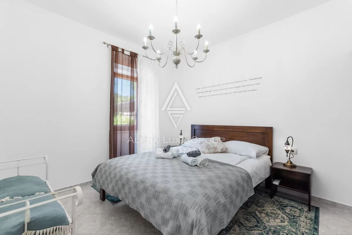 Istra, Pićan: Posest s 3 vilami na veliki parceli