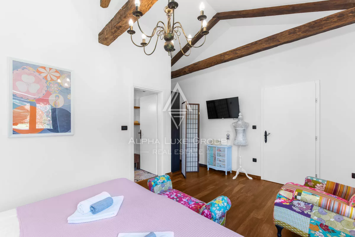 Istra, Pićan: Posest s 3 vilami na veliki parceli