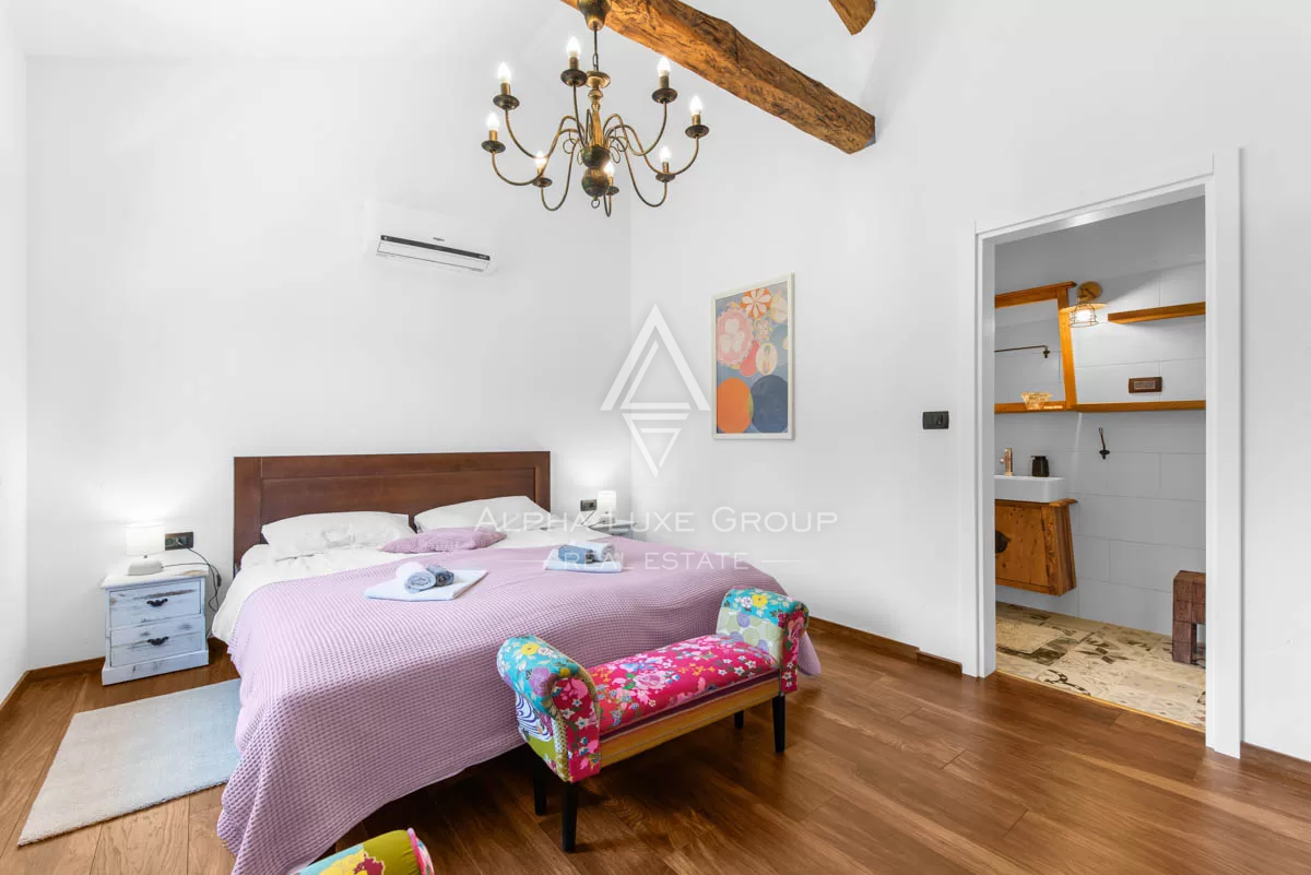 Istra, Pićan: Posest s 3 vilami na veliki parceli