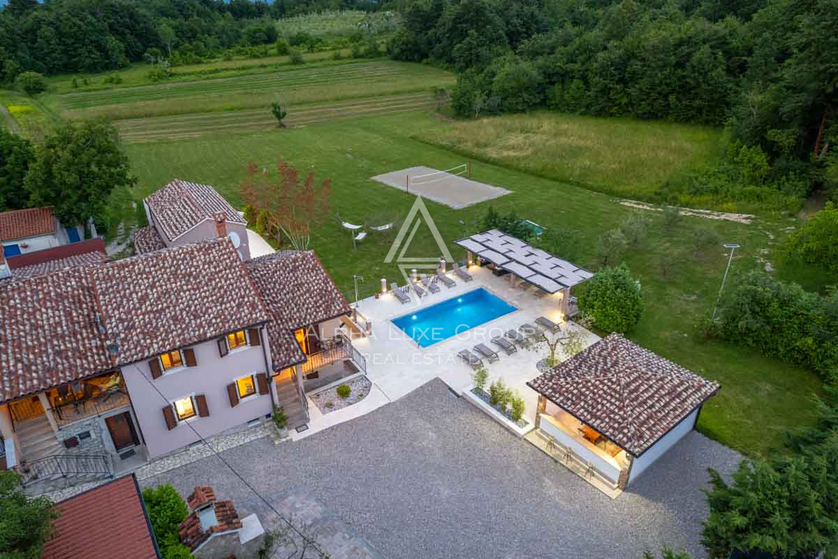 Istra, Pićan: Posest s 3 vilami na veliki parceli