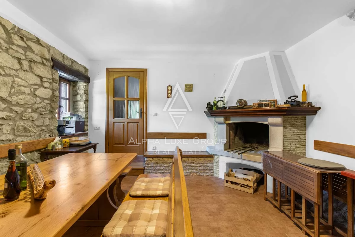 Istra, Pićan: Posest s 3 vilami na veliki parceli