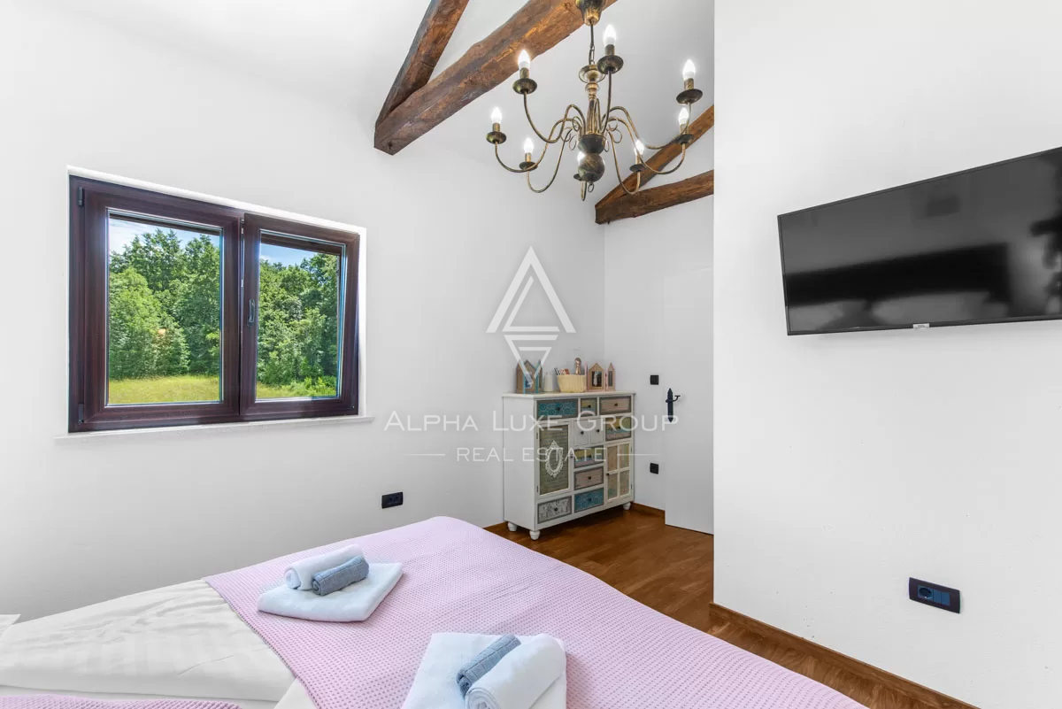 Istra, Pićan: Posest s 3 vilami na veliki parceli