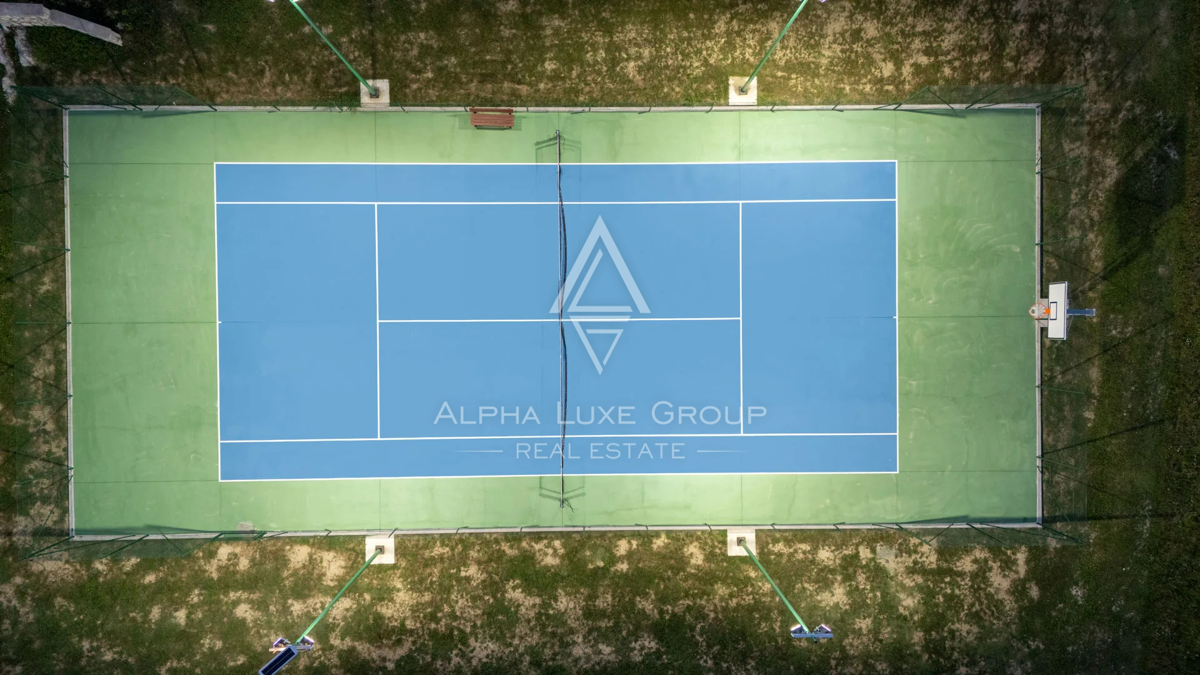 Istra, Pićan: Posest s 3 vilami na veliki parceli