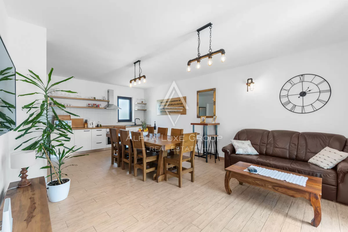 Istra, Pićan: Posest s 3 vilami na veliki parceli