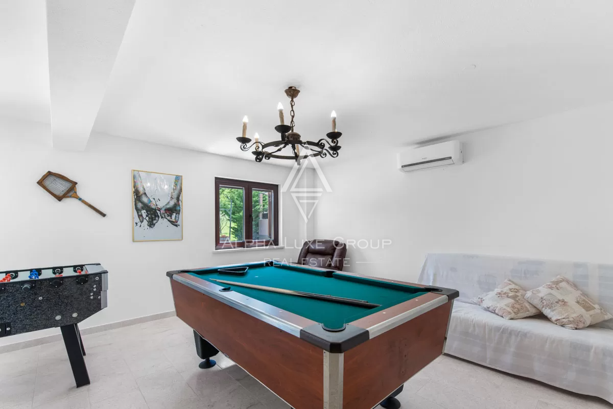 Istra, Pićan: Posest s 3 vilami na veliki parceli