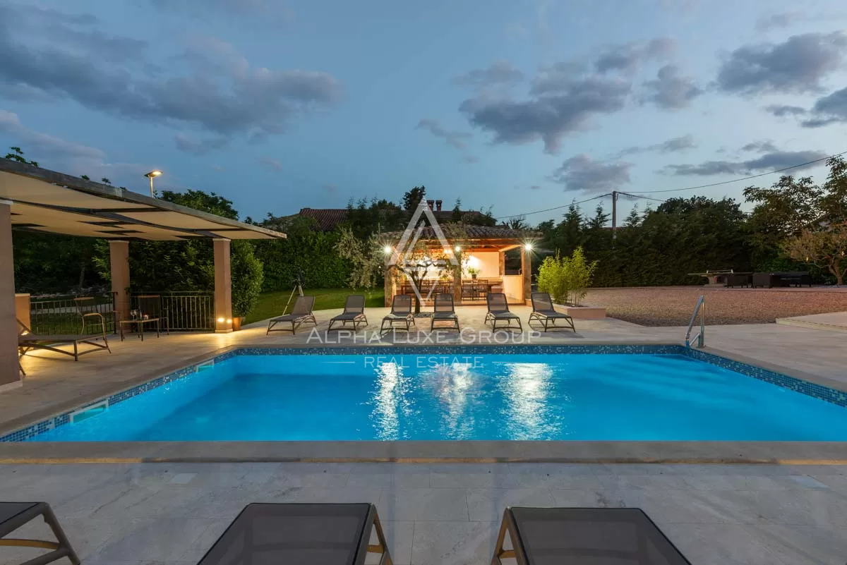 Istra, Pićan: Posest s 3 vilami na veliki parceli