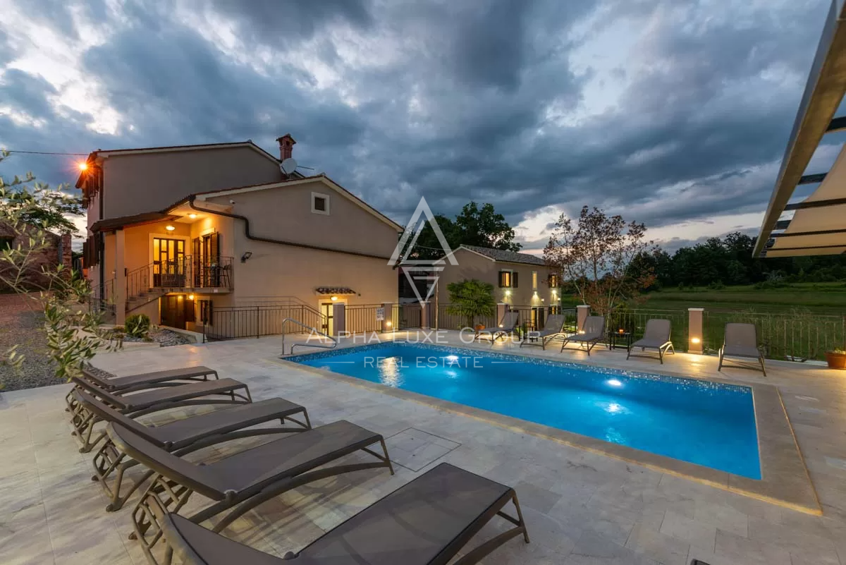 Istra, Pićan: Posest s 3 vilami na veliki parceli