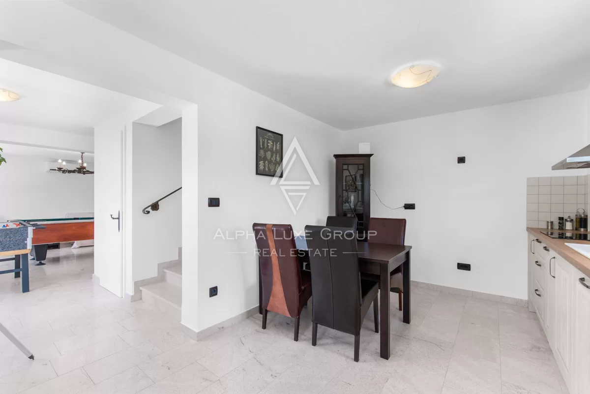 Istra, Pićan: Posest s 3 vilami na veliki parceli