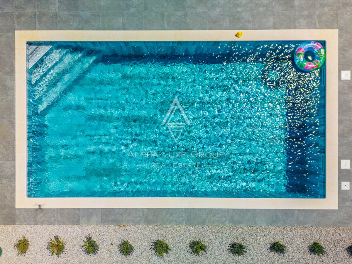 Istra, Labin: Čarobna hiša z bazenom v vasi