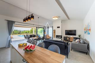 Istra, Labin: Čarobna hiša z bazenom v vasi