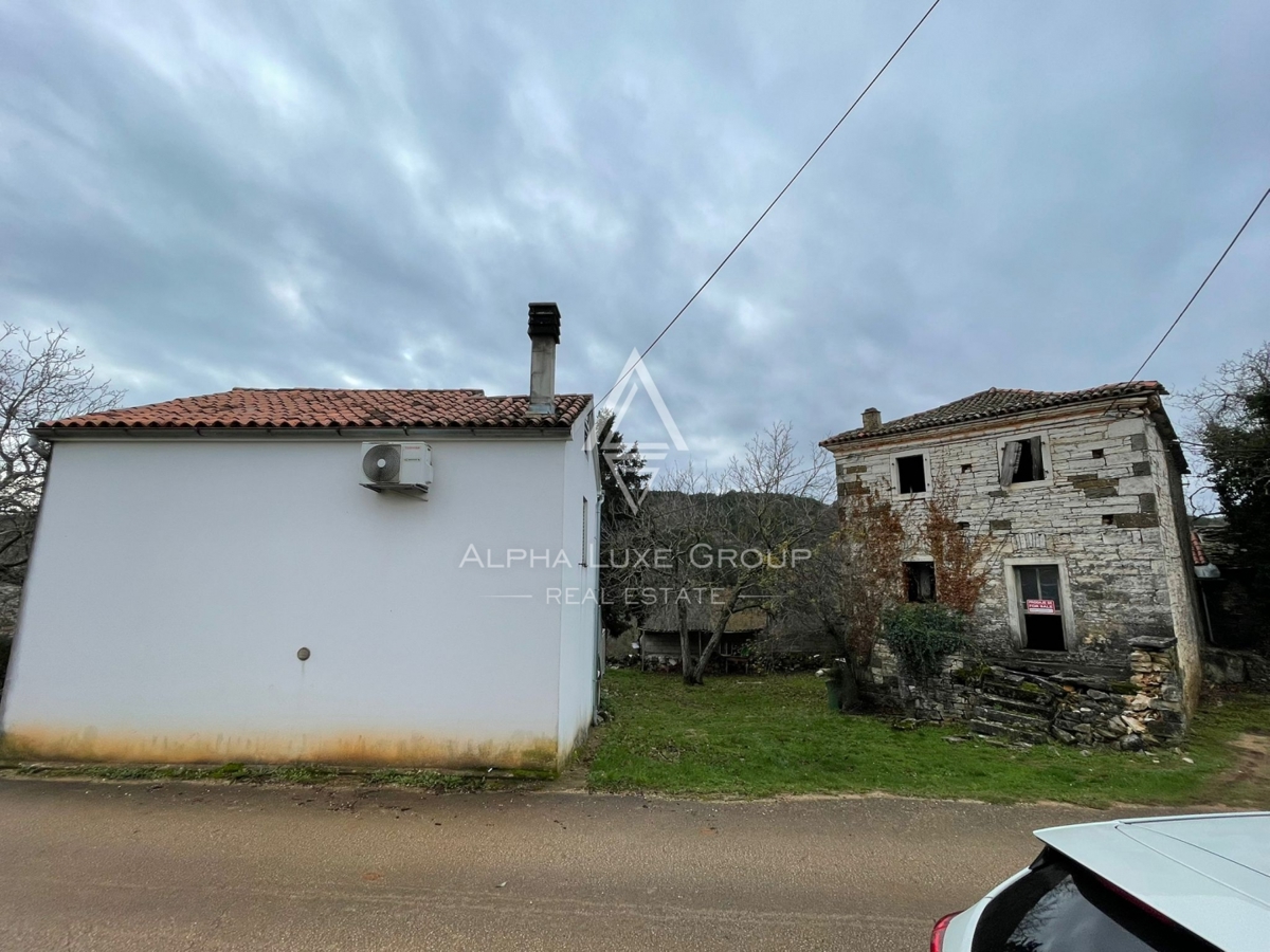 Istra, Oprtalj – Kamnite hiše z obsežnim zemljiščem