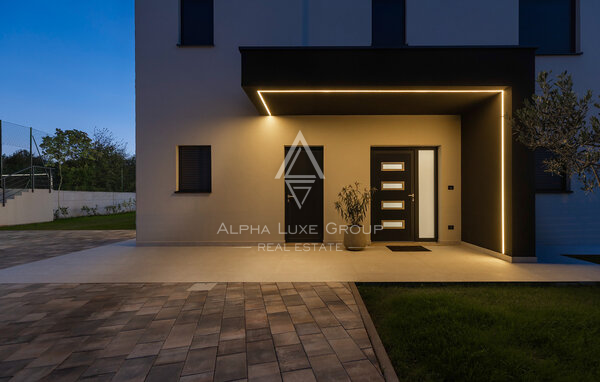 Istra, Labin: Moderna hiša z bazenom in tenisom