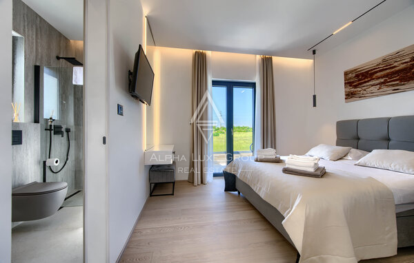 Istra, Labin: Moderna hiša z bazenom in tenisom